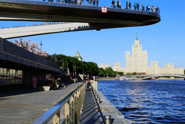 Ещë одно тело достали из коллектора на Москворецкой набережной недалеко от парка "Зарядье"